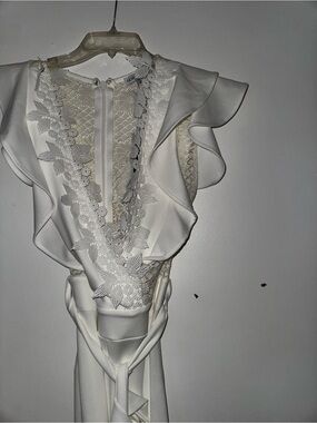 Elegant White Lace-Trim Ruffle Women’s Dress